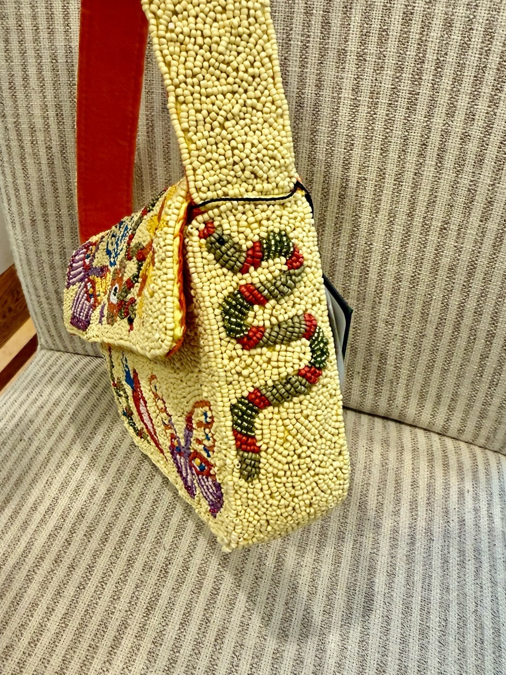 New Release America & Beyond Whimsical Beaded Yellow Floral, Heart Butterfly Bag - Picture 7 of 8